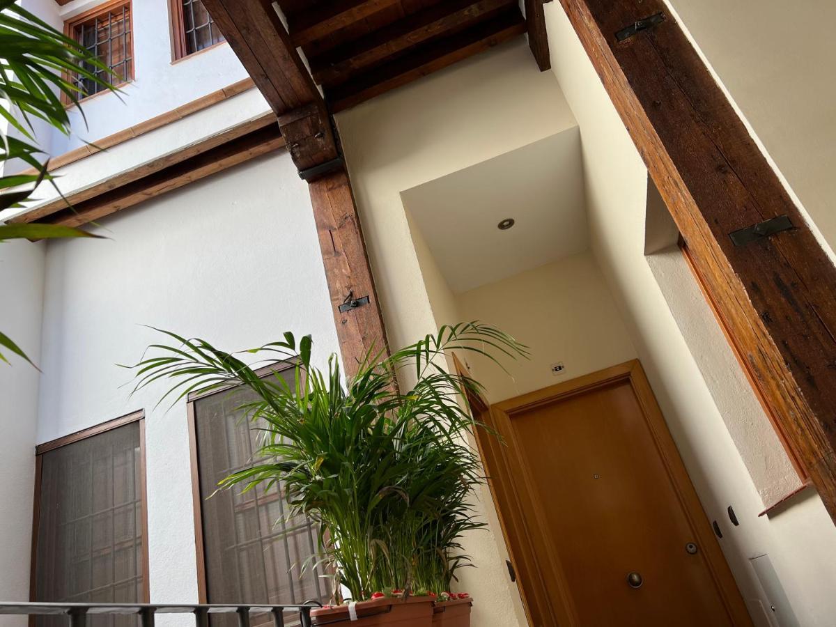 Amazing Apartment In Malaga Oldtown Calle Carreteria Free Wifi&Ac ภายนอก รูปภาพ